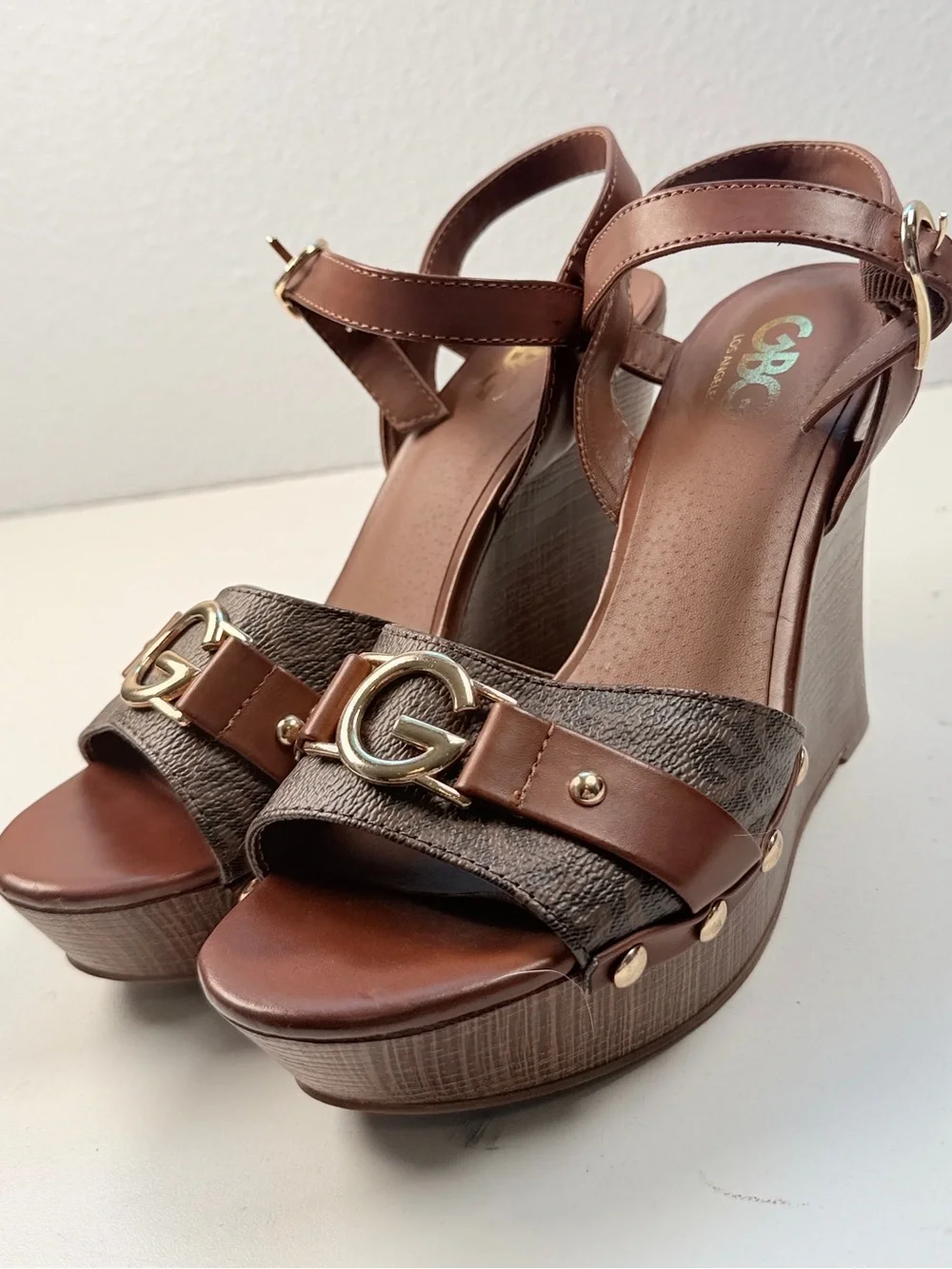 Guess GBG Los Angeles Brown Logo Print Platform Wedge Sandals Size 8M